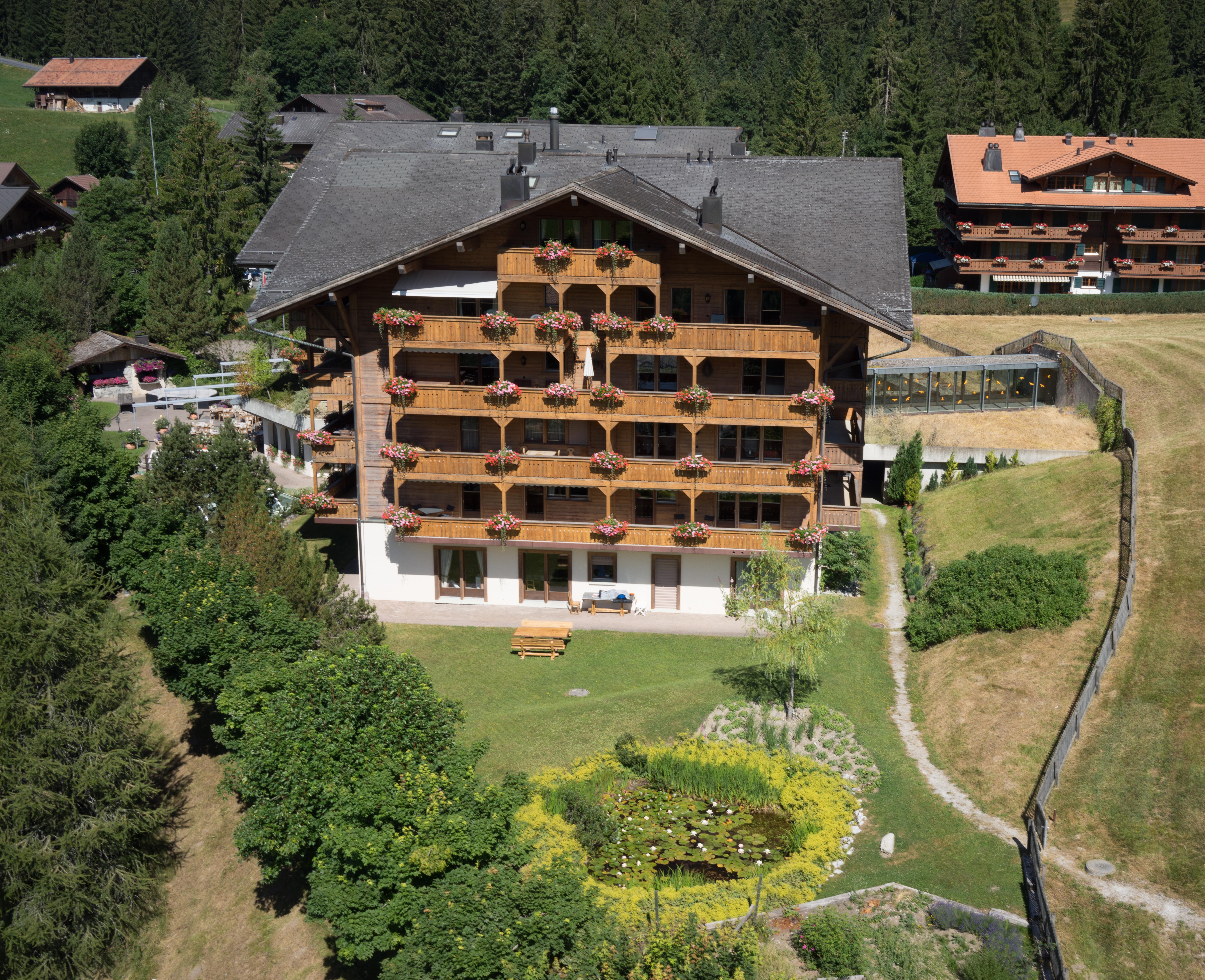 Golfhotel Les Hauts De Gstaad & Spa Exterior foto